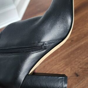 Marc Fisher Black Leather Heeled Boots